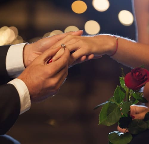 להלן 13 רעיונות להצעת נישואין בלתי נשכחת